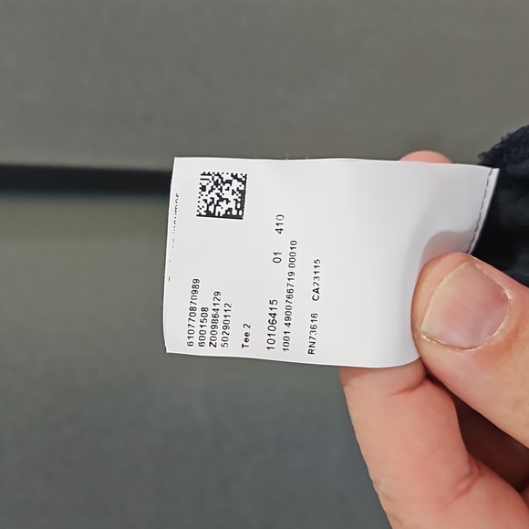 Hugo Boss Tshirt - Picture 8 of 9